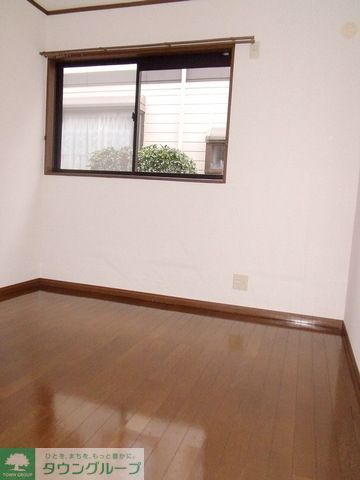 居室・リビング　日当り良好の居室です