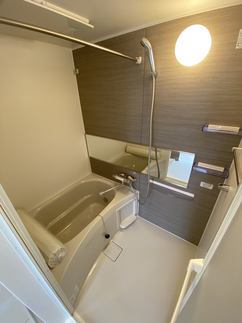 バス・シャワールーム　１日の疲れを癒してください