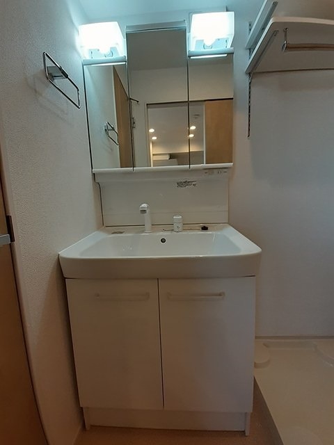 洗面設備　独立洗面台です。