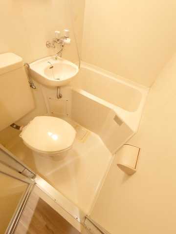 バス・シャワールーム　別部屋の参考写真となっております