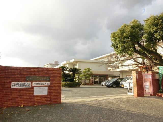 小学校　穴生小学校（小学校）まで1300m