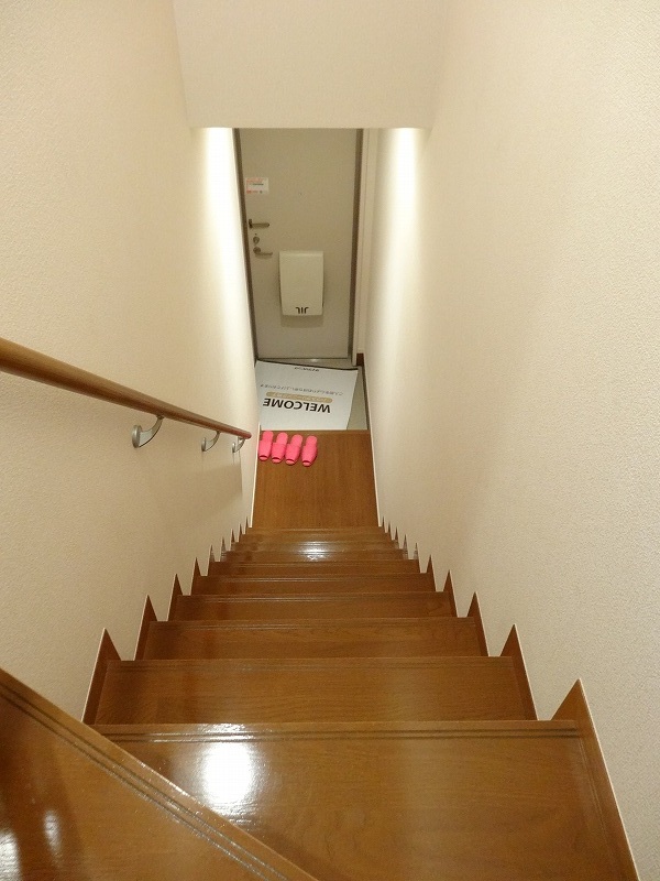 玄関　同アパート別号室参考写真