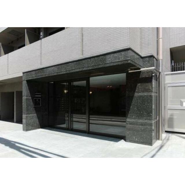 エントランス　落ち着いたエントランスです