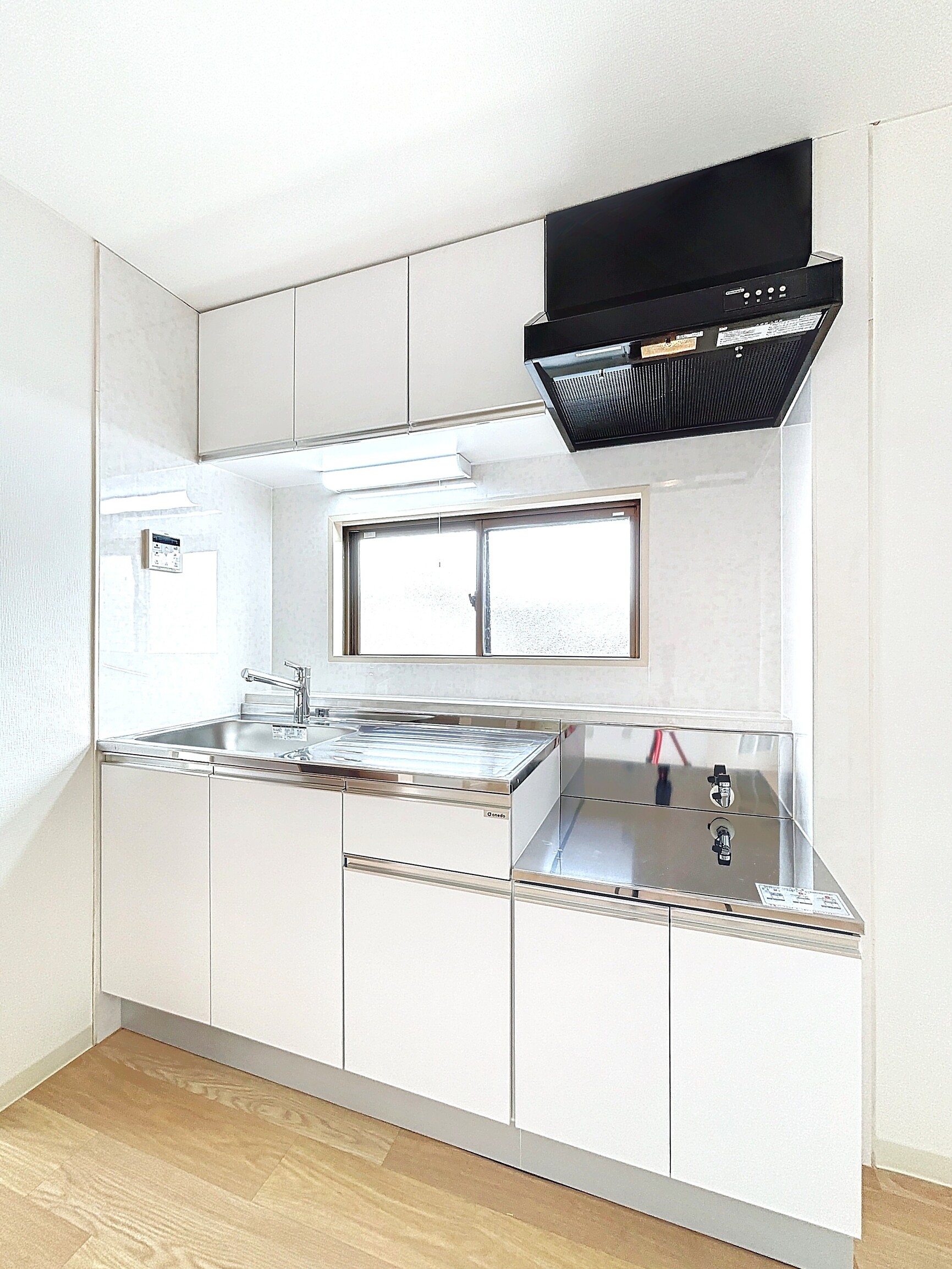 キッチン　収納がたっぷりで、調理スペースも十分にとれます★