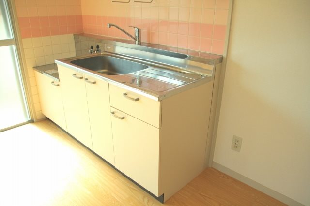 キッチン　※別号室の参考写真になります。