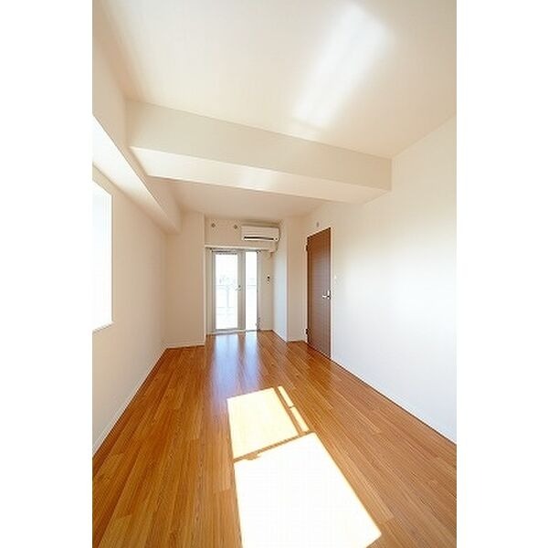 その他部屋・スペース　こちらは寝室にピッタリの洋室です