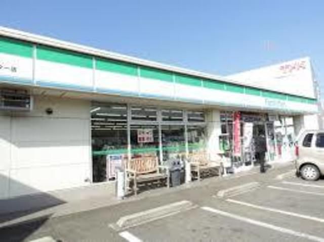 コンビニ　ファミリーマート 厚木中町三丁目店（コンビニ）まで460m