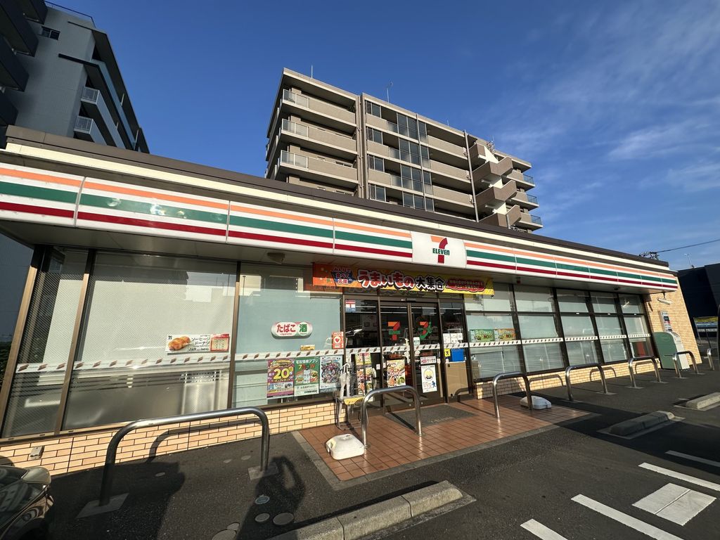 コンビニ　セブンイレブン厚木栄町1丁目店（コンビニ）まで70m