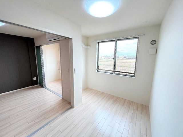 その他　※同タイプの写真です。