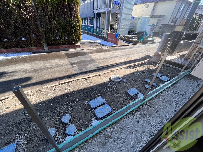 バルコニー　大通りに面していないので、車の騒音も心配ないですね。