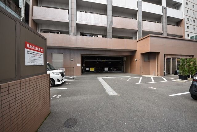 駐車場　敷地内駐車場も完備