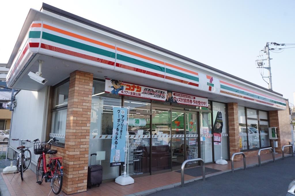 コンビニ　セブンイレブン さいたま鹿手袋店（コンビニ）まで485m