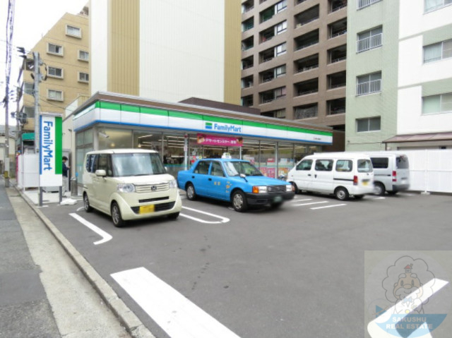 コンビニ　ファミリーマート博多大博町店（コンビニ）まで110m