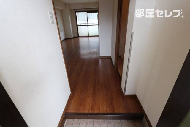 玄関　２０１号室の写真