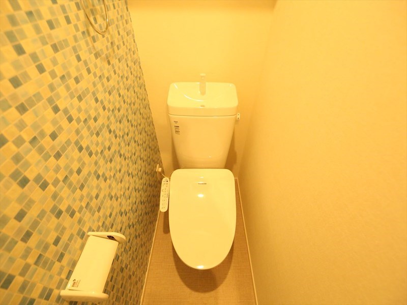トイレ　温水洗浄暖房便座付トイレ　同仕様写真