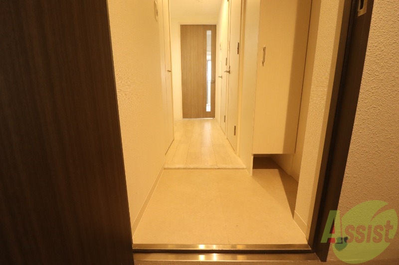 玄関　ゆとりある設計で、お客様を心地よく迎える玄関口。