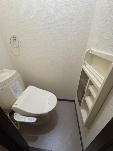 トイレ　温水洗浄便座