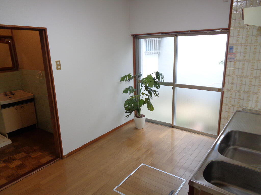 木戸山町一戸建ての居間写真