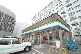 コンビニ　ファミリーマート札幌南6条西9丁目店（コンビニ）まで219m
