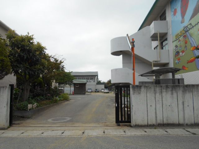 小学校　春日部市立川辺小学校（小学校）まで6034m