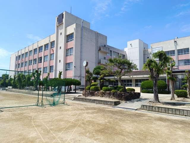 中学校　矢田中学校（中学校）まで490m