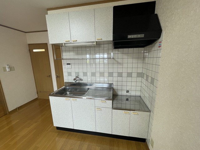 キッチン　※別の棟の参考写真です。