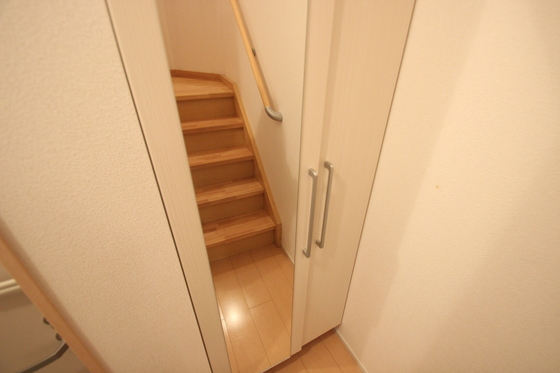 玄関　※別部屋の写真です