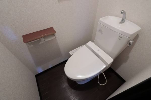 トイレ　同間取412号室内観