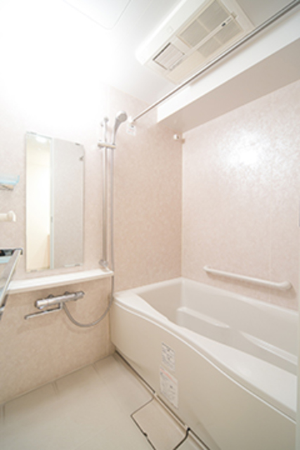 バス・シャワールーム　※写真は同タイプ住戸です。