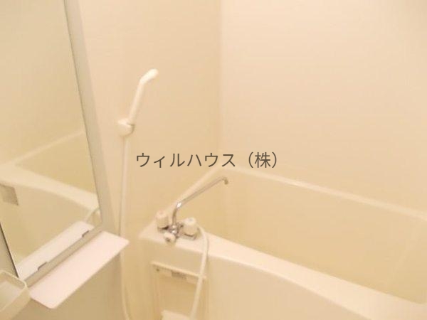 バス・シャワールーム　浴室乾燥機付き！