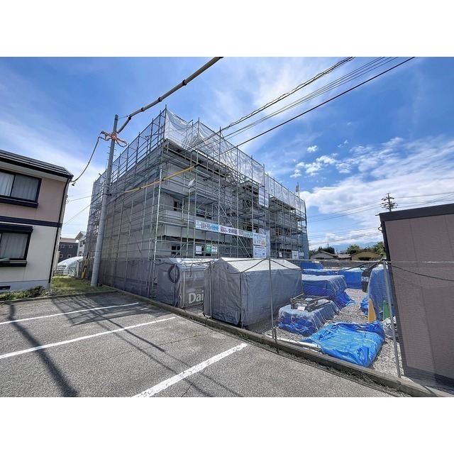 建物外観　建築中