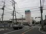 ホームセンター　（株）島忠新座店（ホームセンター）まで979m