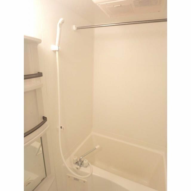 バス・シャワールーム　同物件別部屋写真