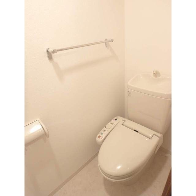 トイレ　同物件別部屋写真