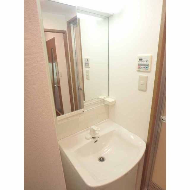 洗面設備　同物件別部屋写真