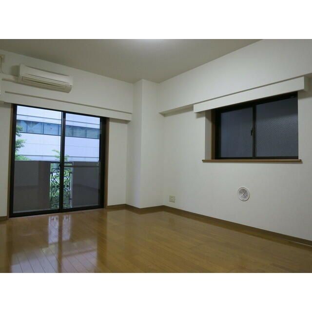 居室・リビング　同物件別部屋写真