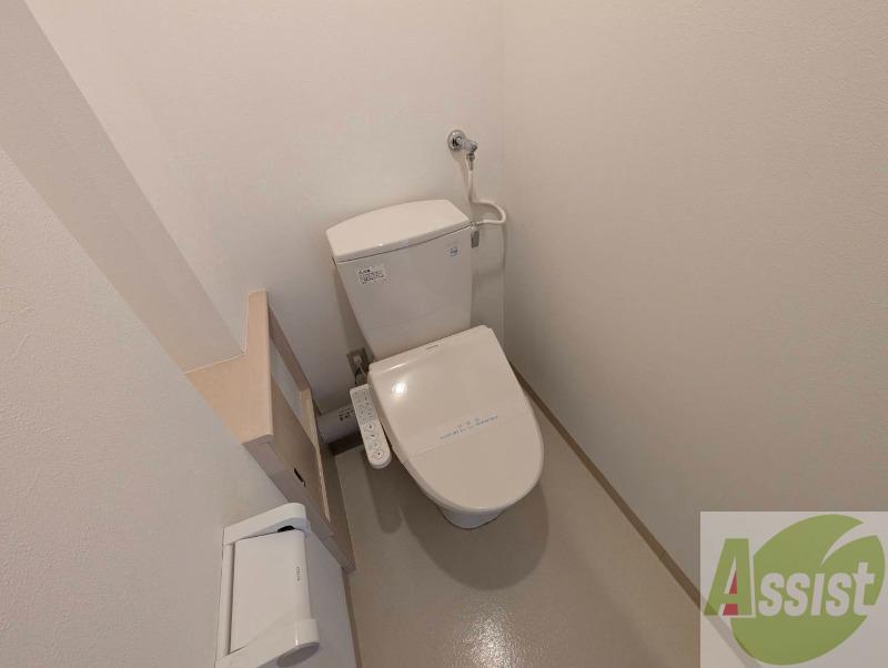 トイレ　こちらはトイレです。清潔感があり、安心して使用できます。
