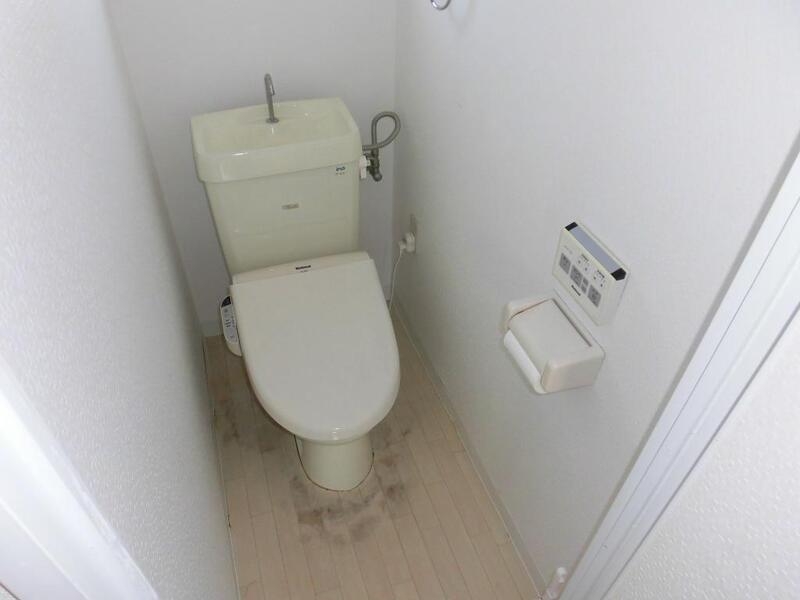 トイレ　温水便座付き
