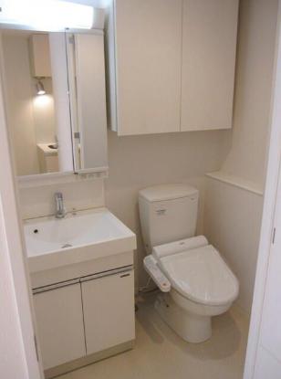 ＪＲ山手線 新大久保駅 徒歩2分 11階建 築13年のトイレ写真