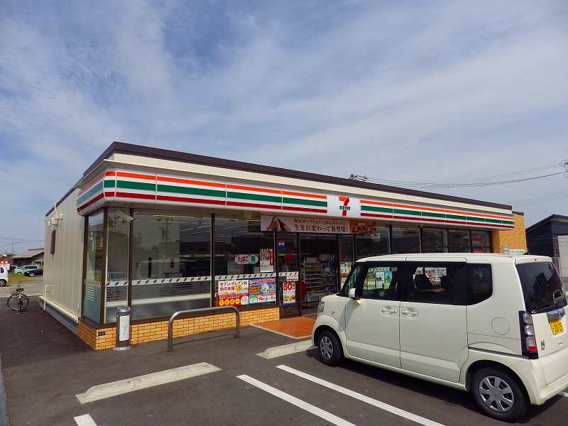 コンビニ　セブン イレブン四日市城山町店（コンビニ）まで541m