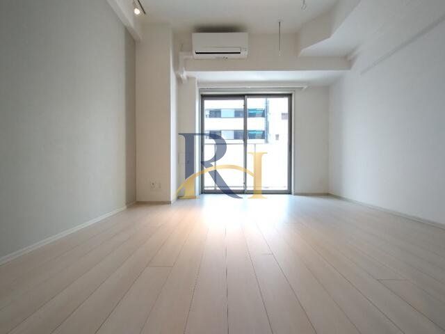 クレイシア秋葉原ラグゼスウィートの居間写真