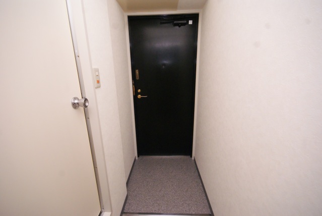 広島電鉄白島線 家庭裁判所前駅 徒歩1分 8階建 築37年の玄関写真