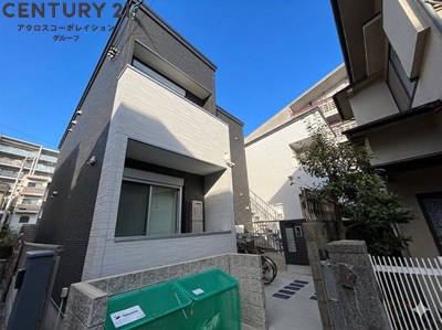 建物外観　オートロックで外部の人間が簡単に出入りできないため安心です。