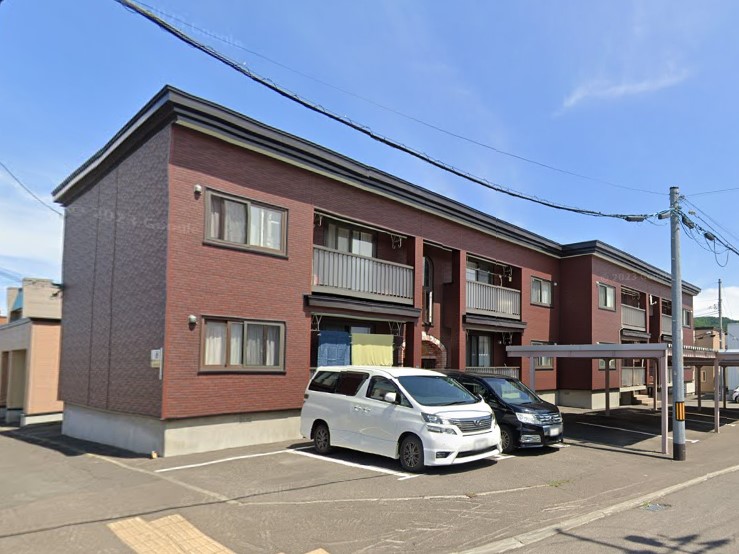 札幌市西区西野九条のアパートの建物外観