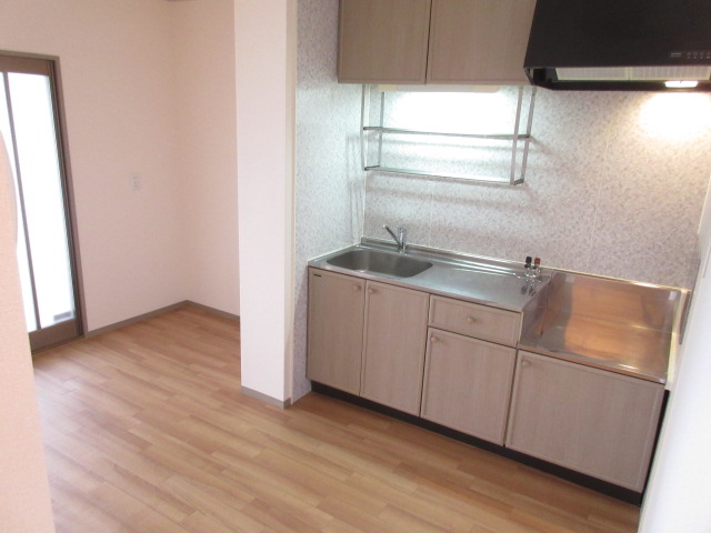 キッチン　全部のお部屋に照明器具が付いています。