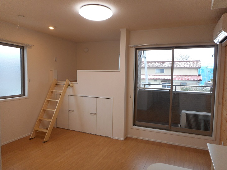 居室・リビング　洋室10.5帖　ロフト付き