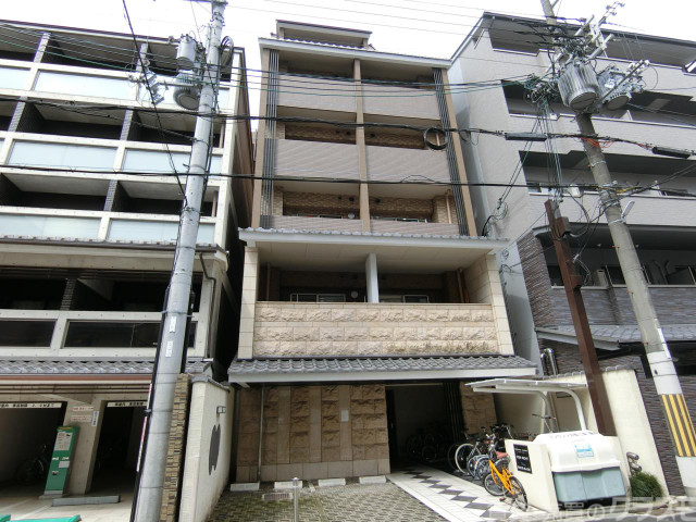 プレサンス京都三条響洛の建物外観