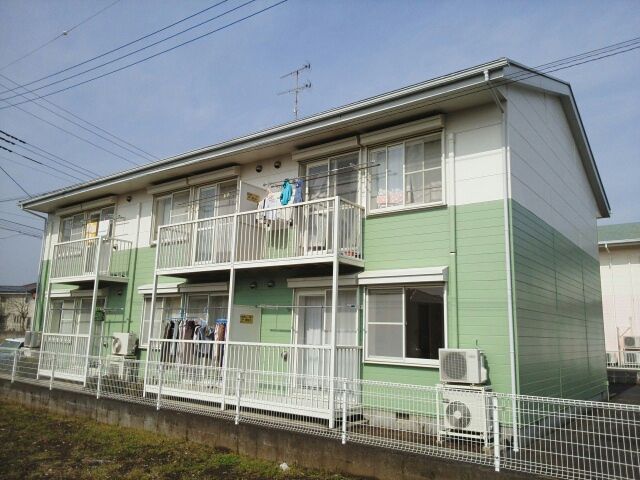 成田市本城のアパートの建物外観