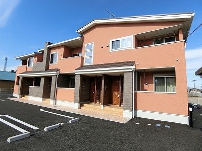 下妻市黒駒のアパートの建物外観