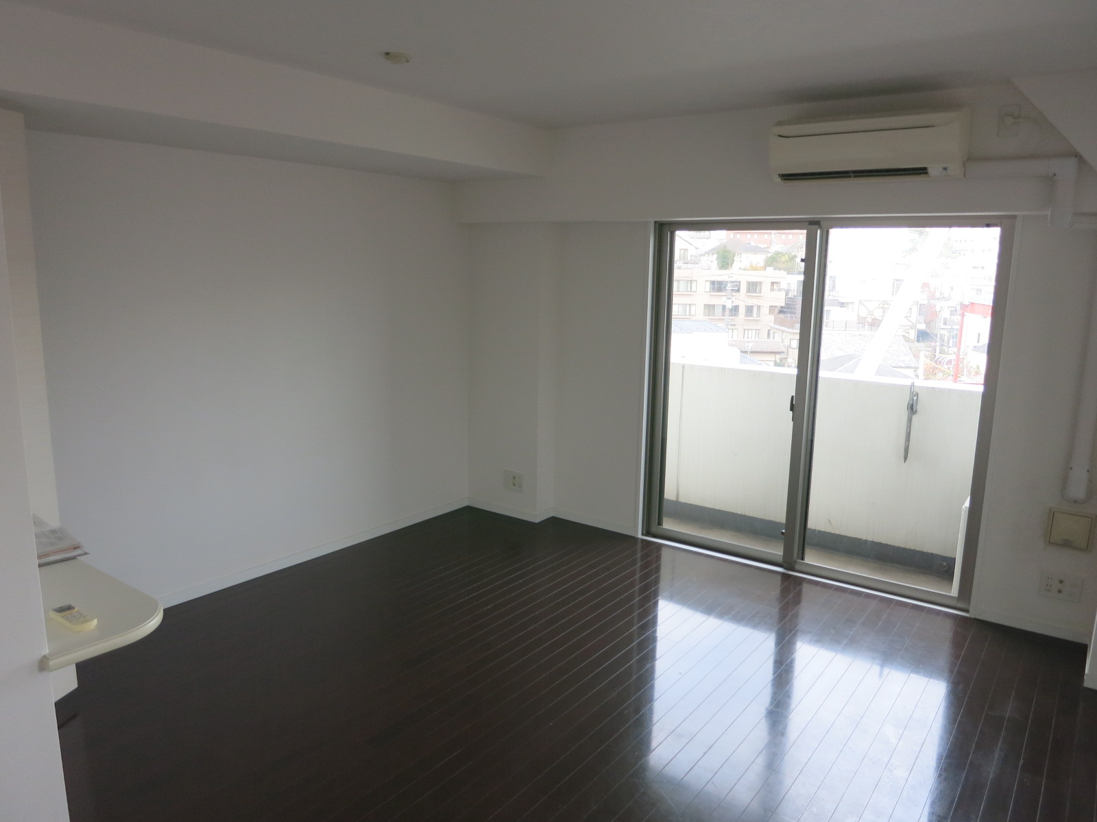 居室・リビング　別号室参考写真